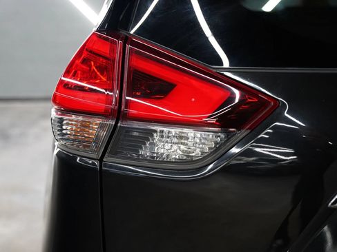 Used 2017 Nissan Rogue SL w/ SL Premium Package FWD image 19