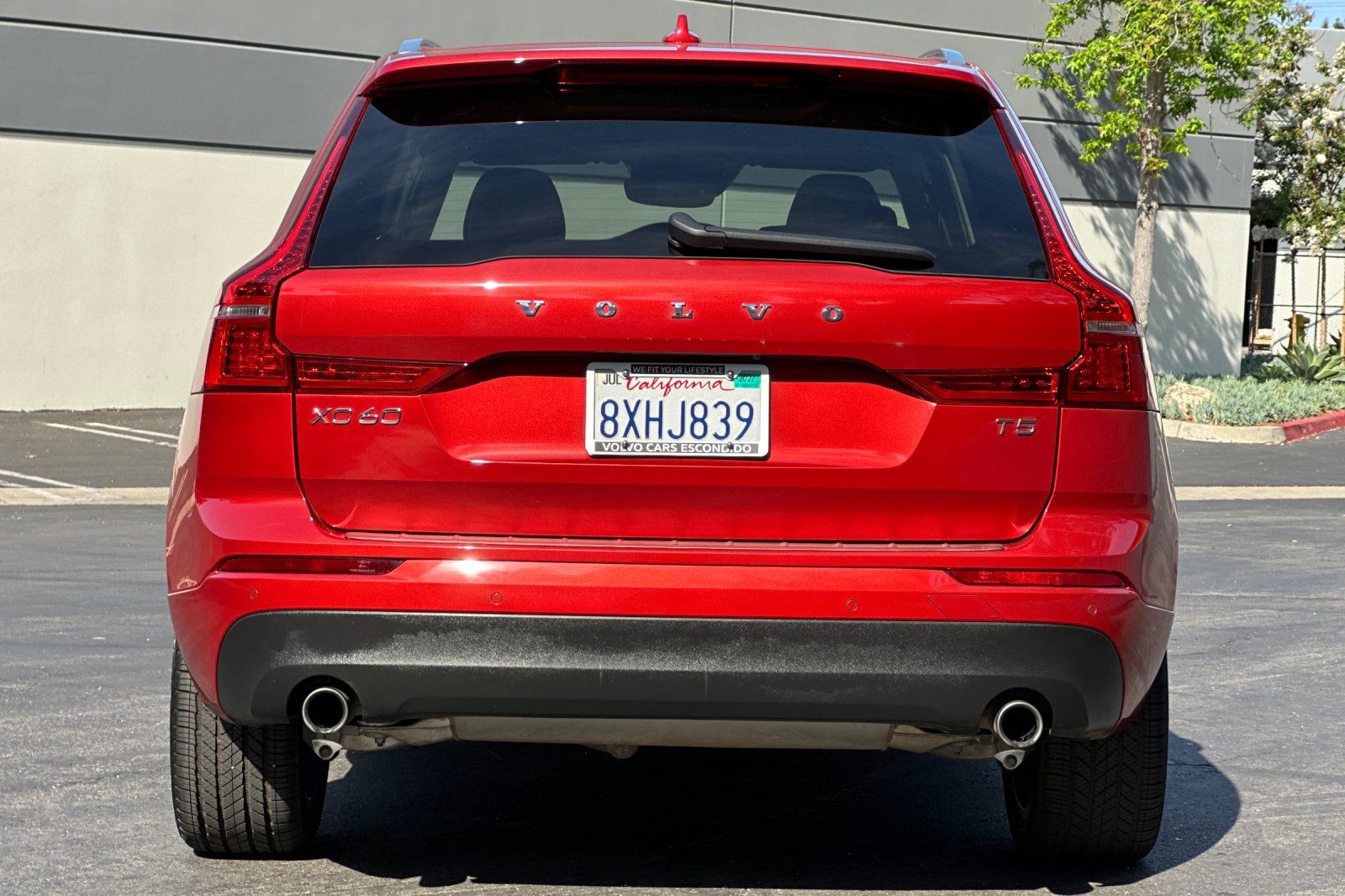 Used 2021 Volvo XC60 T5 Momentum w/ Premium Package FWD image 5