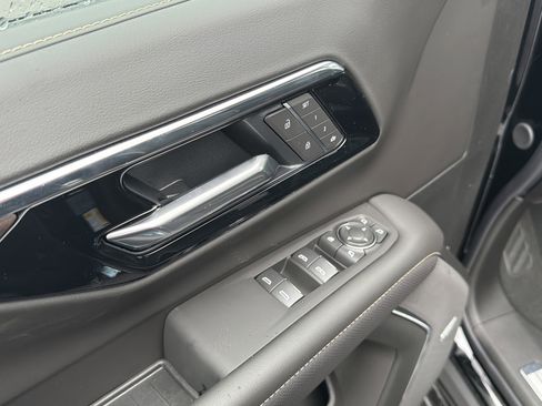 New 2026 Chevrolet Suburban Premier image 15