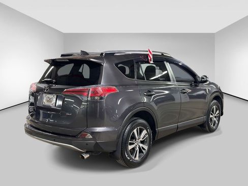 Used 2018 Toyota RAV4 XLE image 5