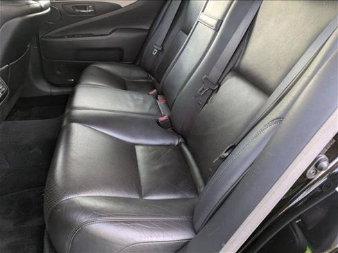 Used 2015 Lexus LS 460 AWD w/ F Sport Package image 19