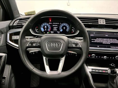 Used 2025 Audi Q3 2.0T Premium image 8