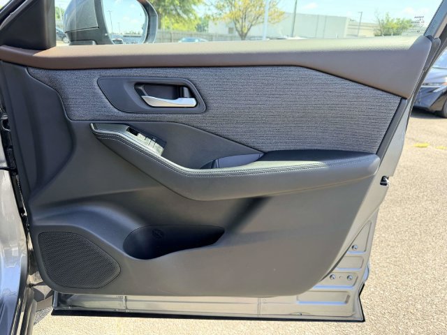 Used 2023 Nissan Rogue SV AWD/4WD image 8