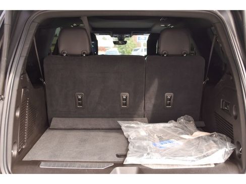 Used 2021 Chevrolet Suburban High Country w/ Premium Package image 23