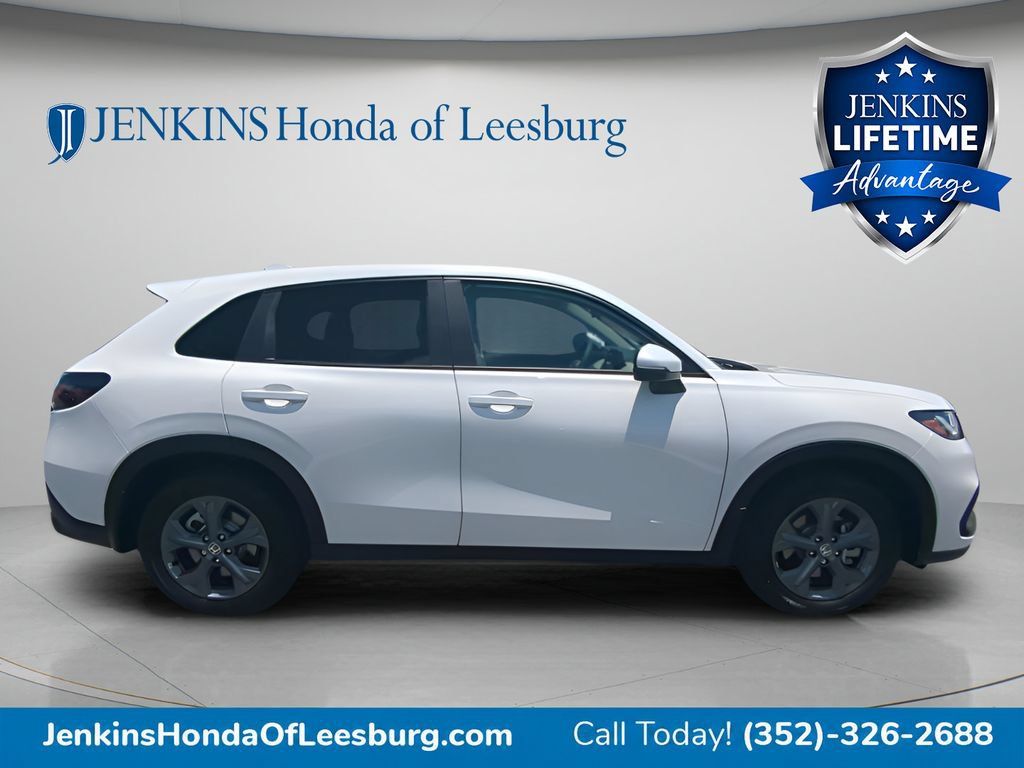 New 2027 Honda HR-V LX image 2