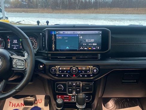 Used 2025 Jeep Wrangler Unlimited Rubicon 392 image 22