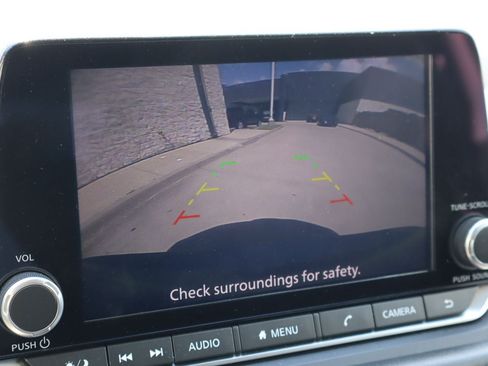 Used 2024 Nissan Rogue SV FWD image 7
