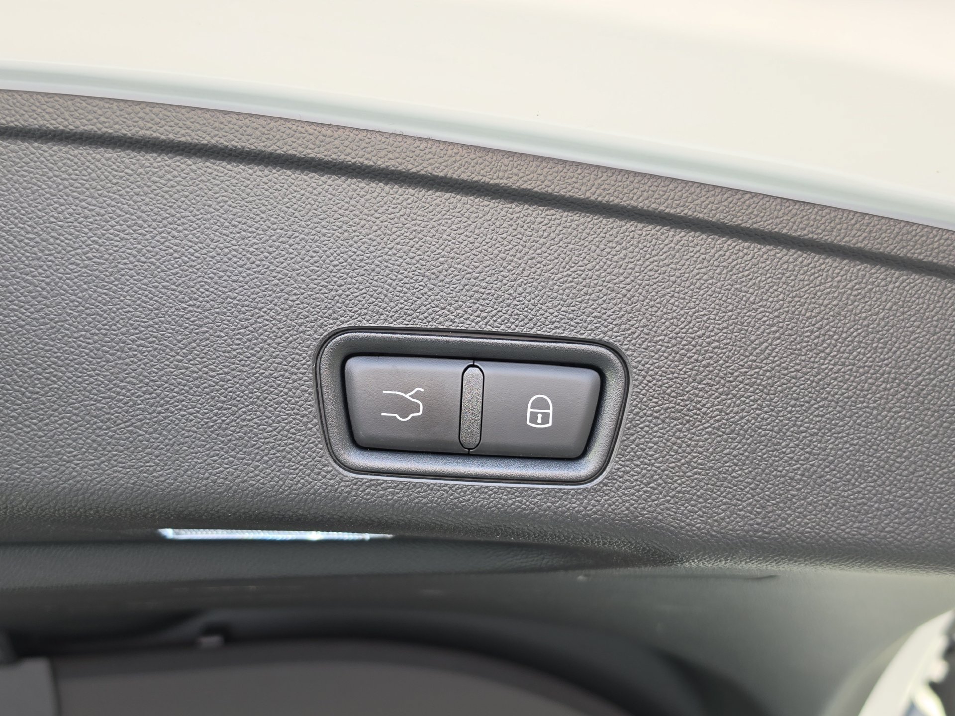 Used 2025 Maserati Grecale Modena AWD/4WD image 12