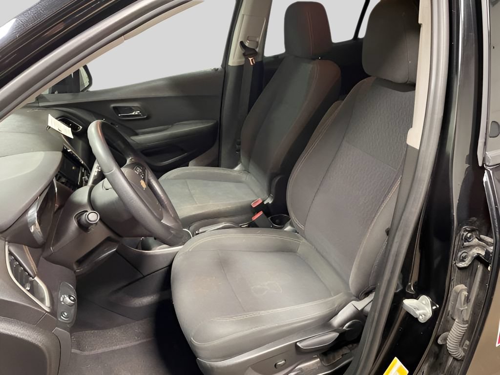 Used 2020 Chevrolet Trax LS FWD image 13
