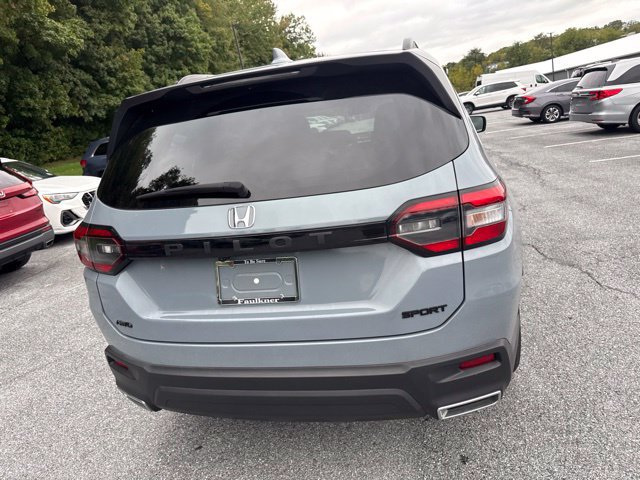 Used 2025 Honda Pilot Sport image 5