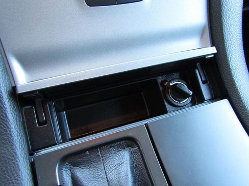 Used 2017 Ford Taurus SEL image 17