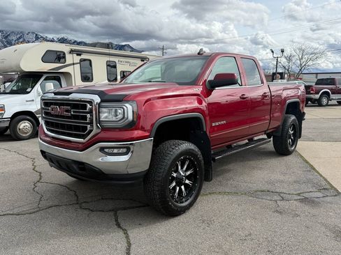 Used 2018 GMC Sierra 1500 SLE image 2