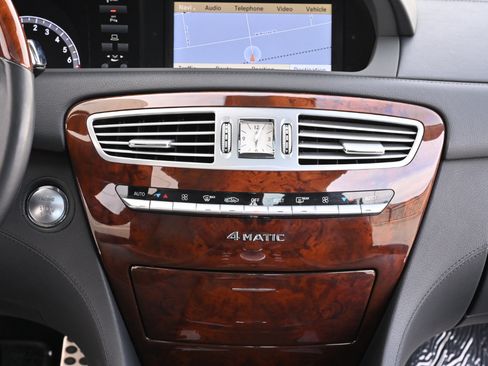 Used 2010 Mercedes-Benz CL 550 4MATIC image 23