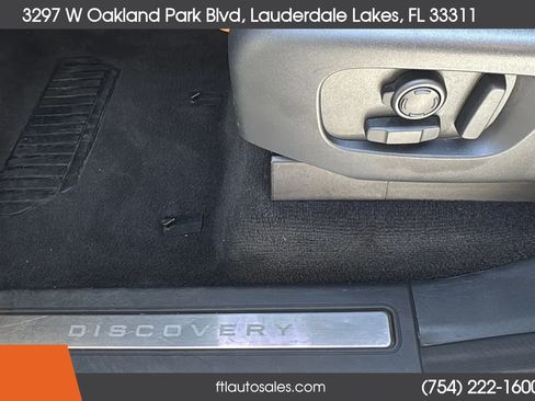 Used 2017 Land Rover Discovery HSE AWD/4WD image 20