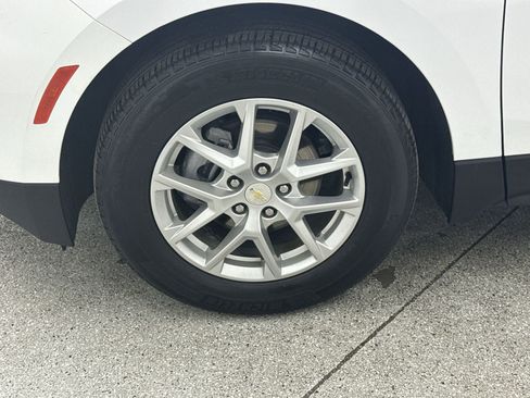 Used 2023 Chevrolet Equinox LT image 38