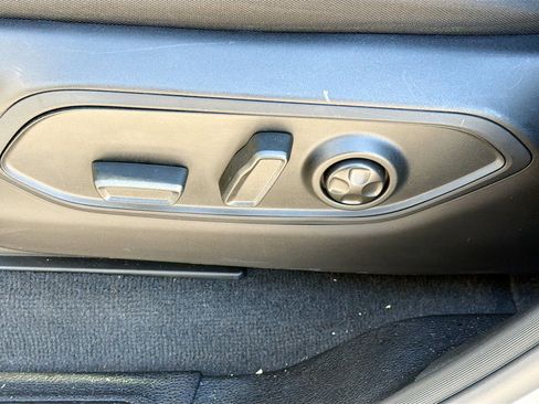 Used 2025 Jeep Grand Cherokee Laredo X image 22