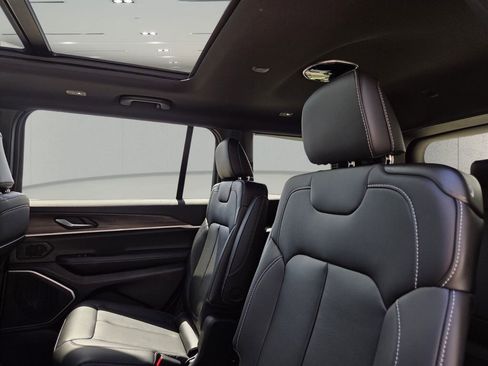 New 2026 Jeep Grand Cherokee L Limited w/ Limited Altitude Package image 8