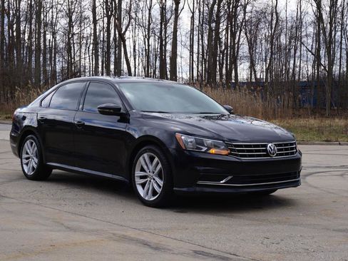 Used 2019 Volkswagen Passat 2.0T Wolfsburg image 7