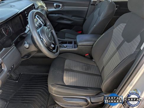 Used 2022 Kia Sorento LX image 17