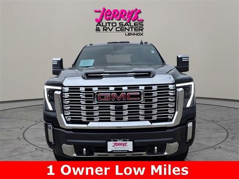 Used 2024 GMC Sierra 3500 Denali w/ Denali Reserve Package image 11