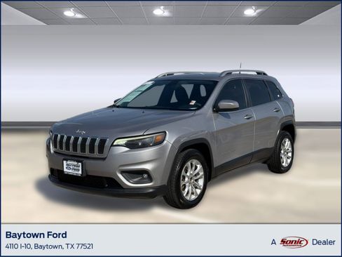 Used 2019 Jeep Cherokee Latitude w/ Popular Appearance Group image 1