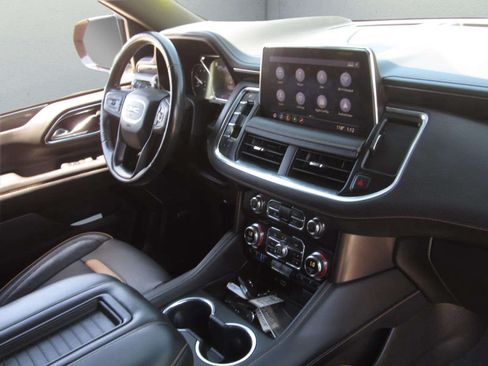 Used 2021 GMC Yukon XL AT4 w/ AT4 Premium Plus Package AWD/4WD image 10