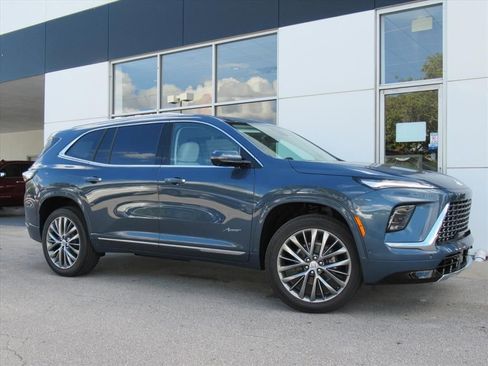 New 2026 Buick Enclave Avenir image 2