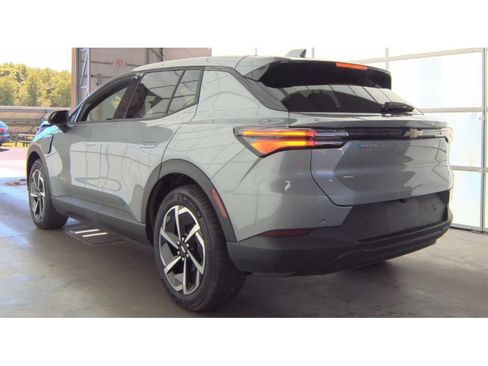 Used 2025 Chevrolet Equinox EV LT FWD image 4
