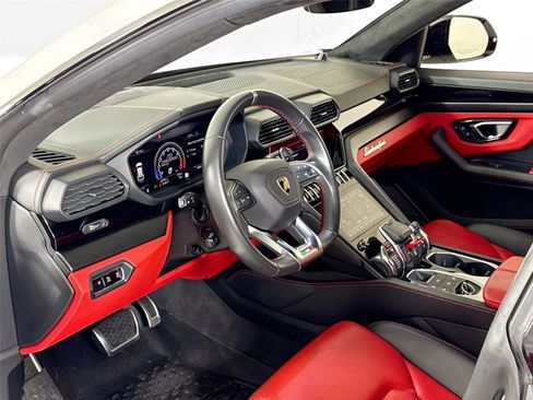 Used 2021 Lamborghini Urus image 15