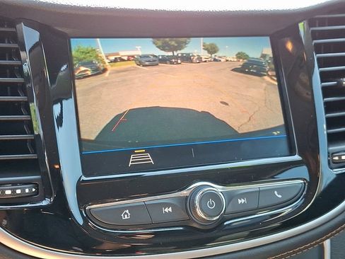 Used 2022 Chevrolet Trax LT w/ Driver Confidence Package AWD/4WD image 17