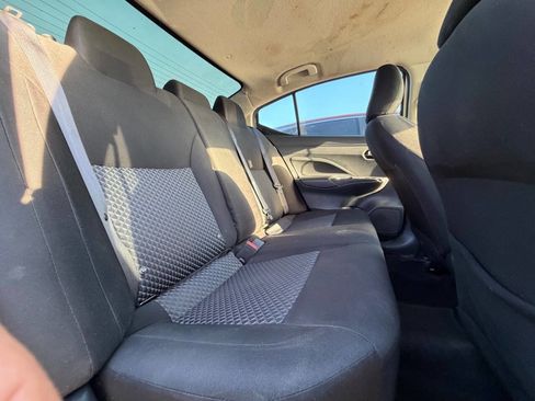 Used 2021 Nissan Versa S FWD image 19