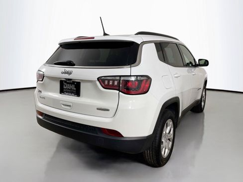 Used 2024 Jeep Compass Latitude AWD/4WD image 13
