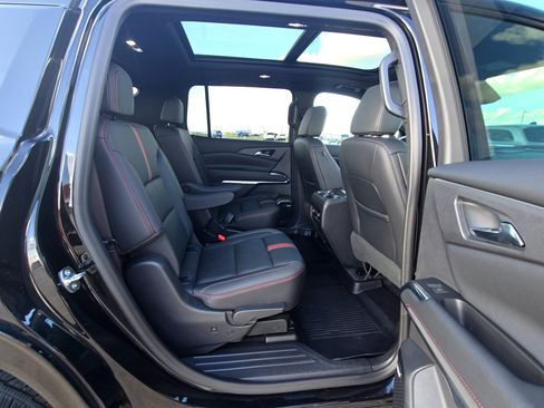 Used 2024 Chevrolet Traverse RS image 16