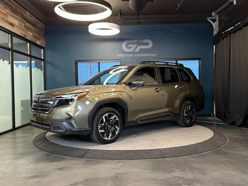 Used 2025 Subaru Forester Limited image 7