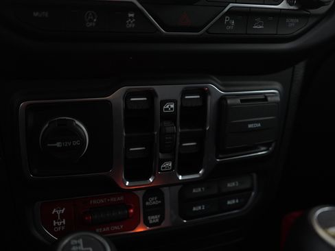 Used 2021 Jeep Gladiator Rubicon AWD/4WD image 21