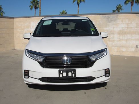 Used 2023 Honda Odyssey Touring image 3