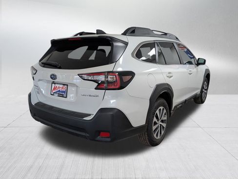 Used 2025 Subaru Outback Premium image 15