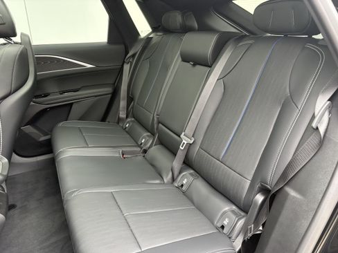 New 2026 Cadillac Lyriq Luxury AWD/4WD image 12