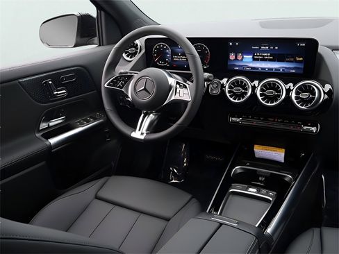 New 2025 Mercedes-Benz GLA 250 4MATIC image 28