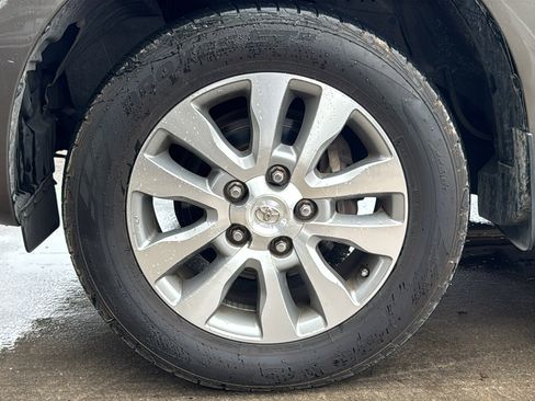 Used 2008 Toyota Sequoia Limited image 25