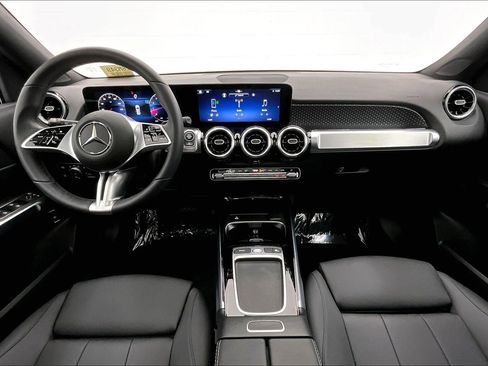 Used 2026 Mercedes-Benz GLB 250 image 13