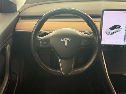 Used 2018 Tesla Model 3 Long Range RWD image 10