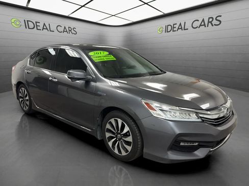 Used 2017 Honda Accord Touring image 7