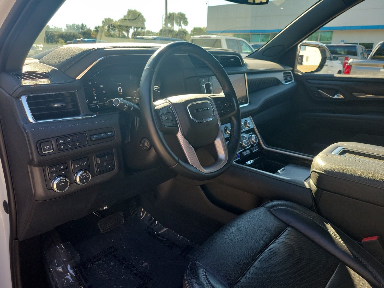 Certified 2023 GMC Yukon XL Denali w/ Max Trailering Package AWD/4WD image 16