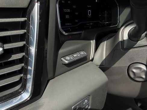 Used 2022 GMC Sierra 1500 Denali w/ Denali Reserve Package AWD/4WD image 9