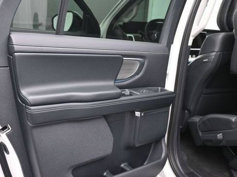 New 2027 Ford Expedition Max Platinum RWD image 9