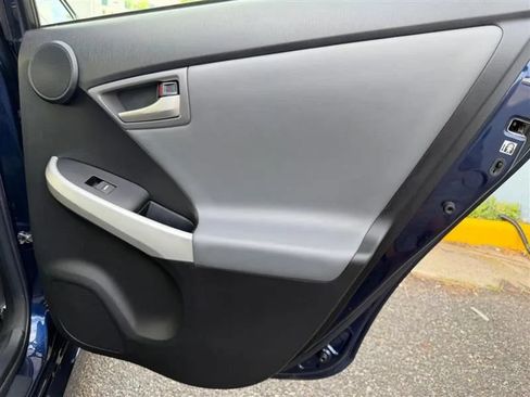 Used 2015 Toyota Prius Persona Series FWD image 46