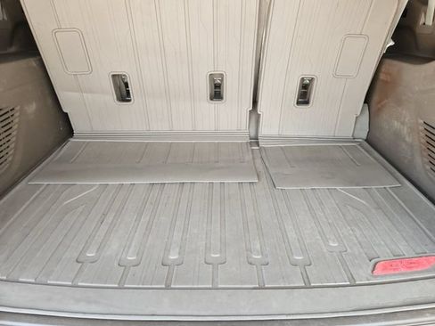 Used 2022 GMC Yukon XL Denali AWD/4WD image 36