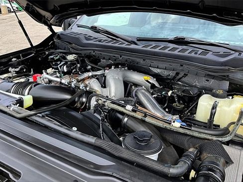 Certified 2024 Ford F250 Lariat w/ Chrome Package image 32