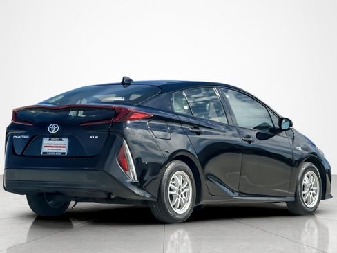 Certified 2022 Toyota Prius Prime XLE FWD image 5